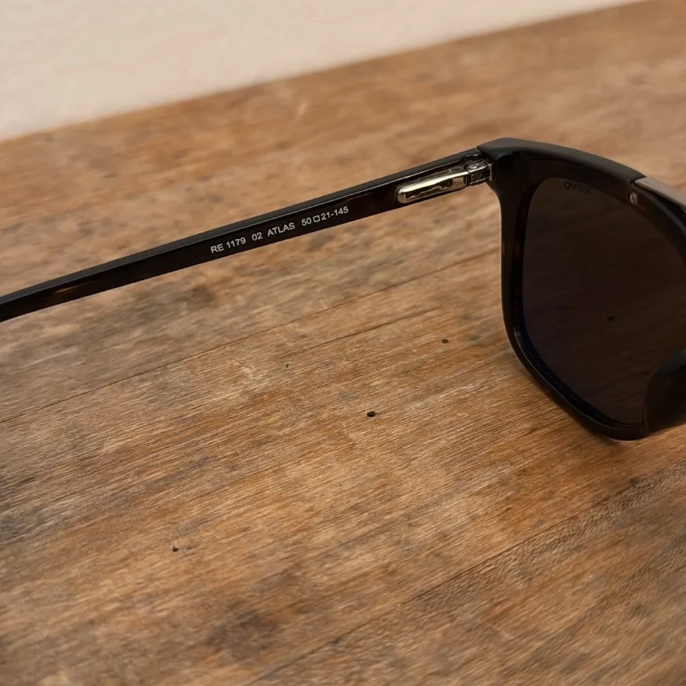 Revo Atlas Polarized Sunglasses - Black Frames with Reflective Blue Lenses - Picture 7 of 8